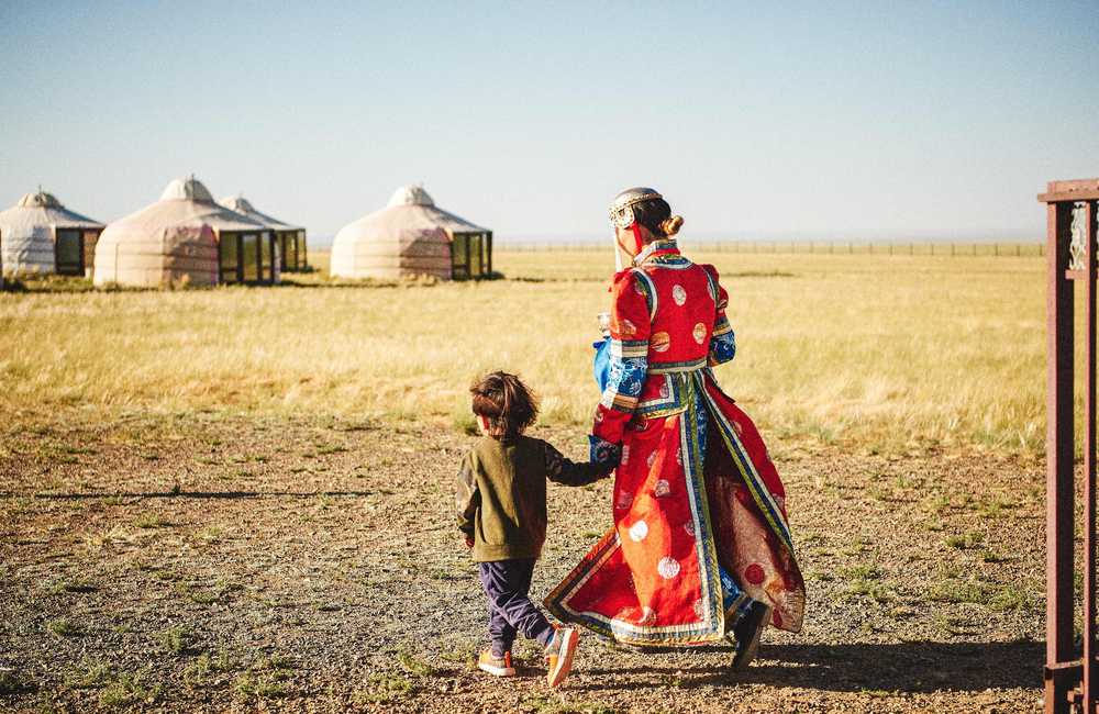 In der Mongolei tauchen Weltweitwandern-Gäste in das Leben der berühmten Reiter-Nomaden ein und werden für ein paar Tage Teil einer Nomadengemeinschaft ©Michael Königshofer
